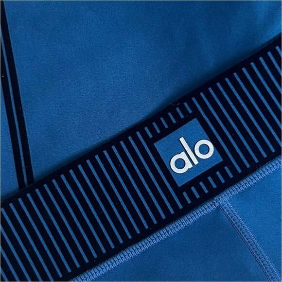 Alo Yoga Airlift High-Waist Line Up Short Eclipse Blue Sculpting XS - Picture 3 of 5